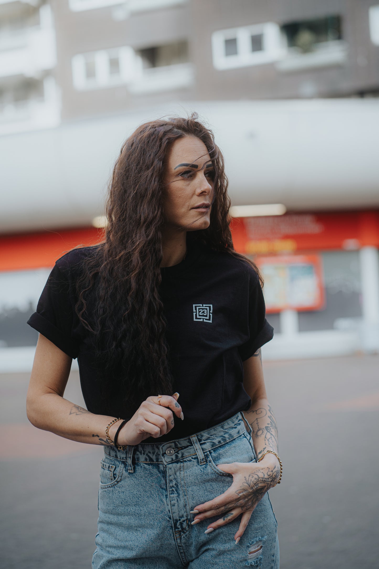 BASIC SHIRT BLACK LOGO
