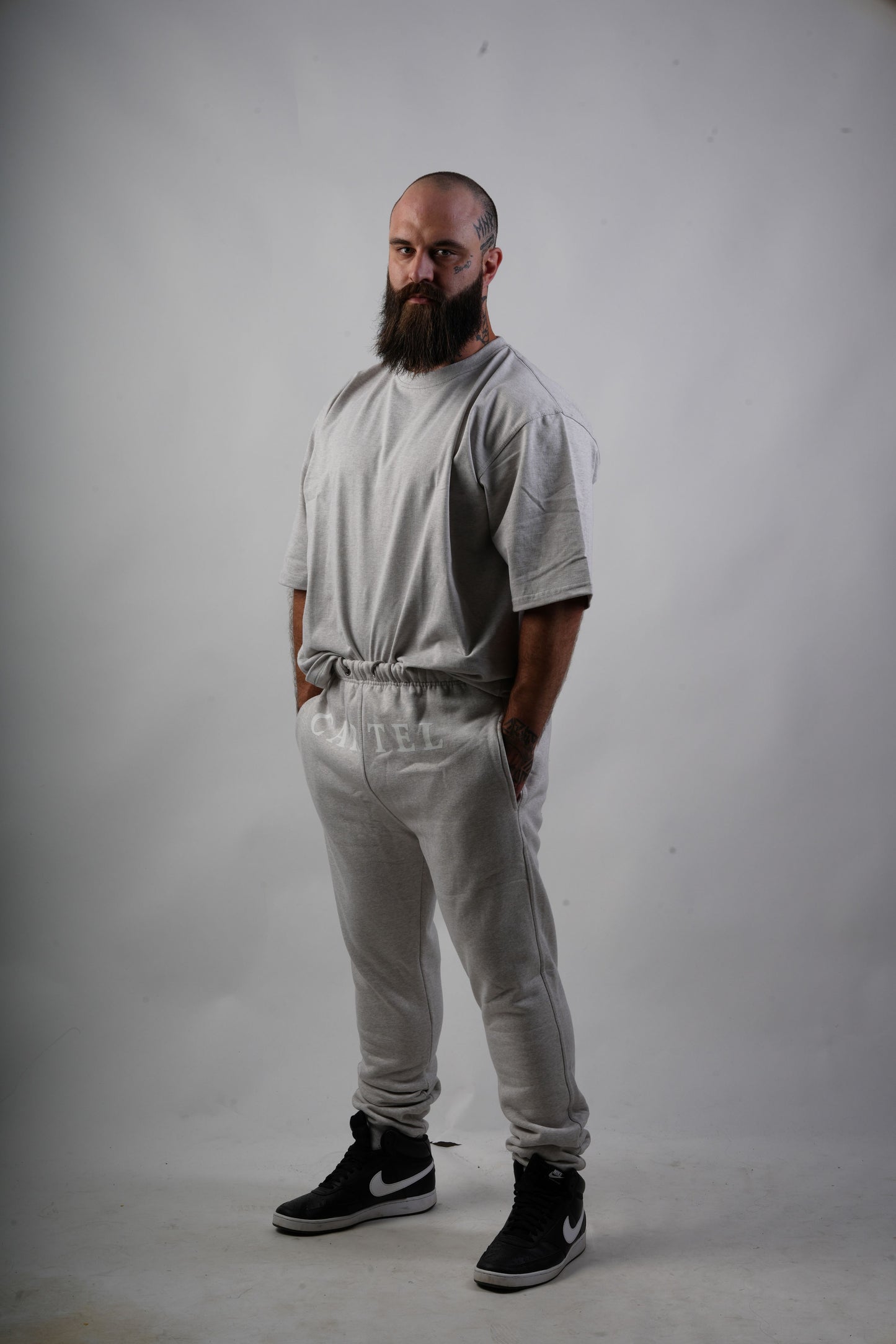TRAINER GREY