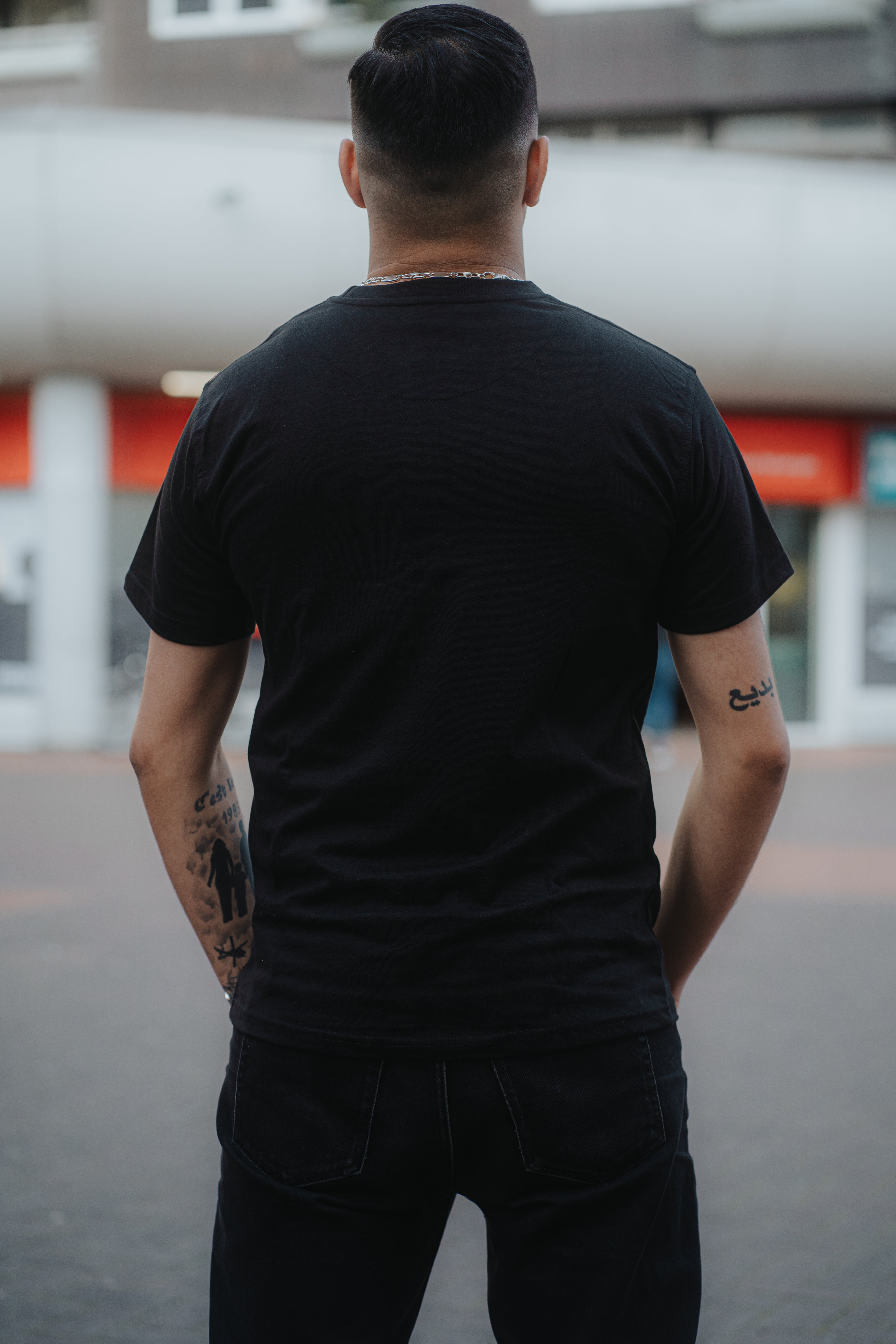 BASIC SHIRT BLACK LOGO