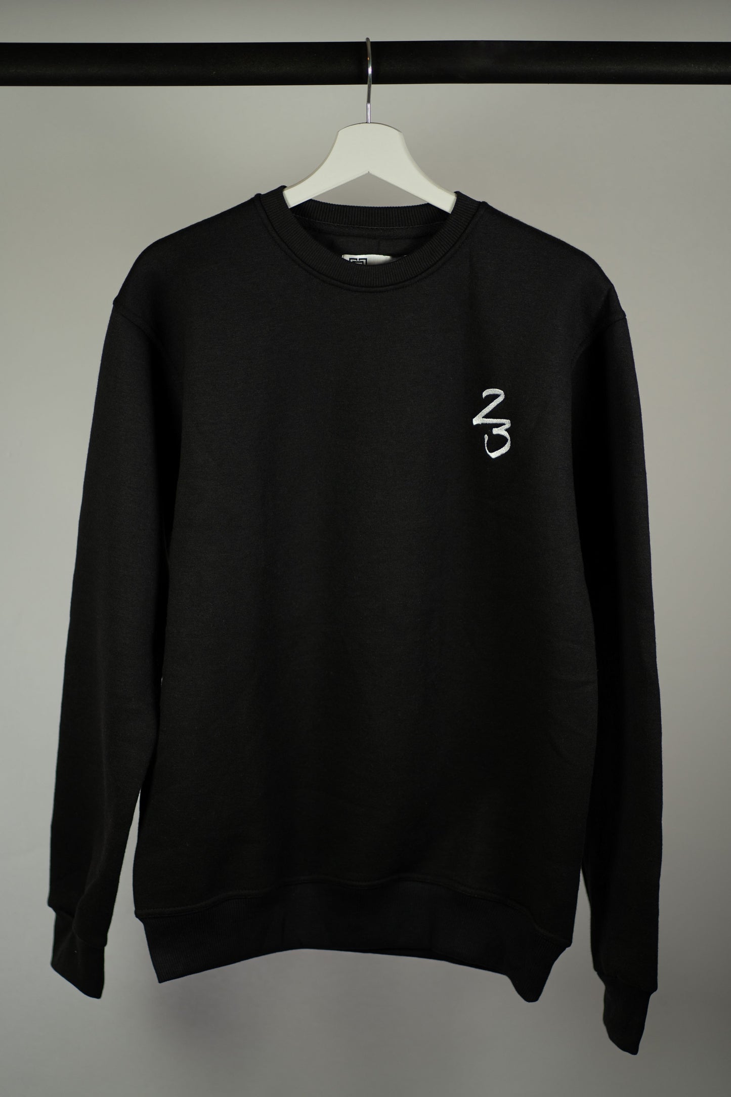 SWEATER BLACK 23